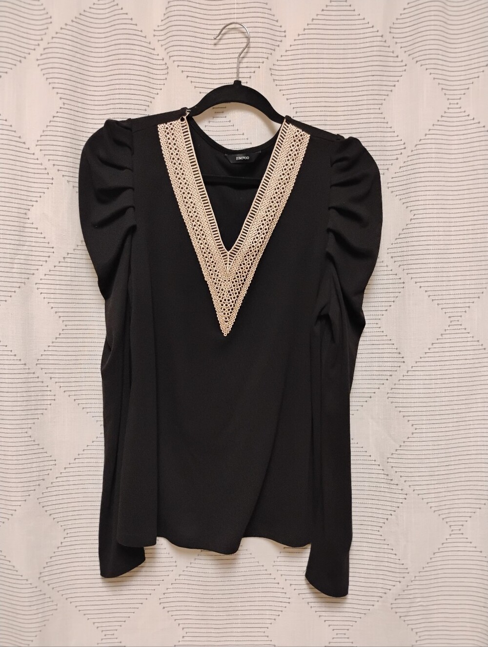 Dokotoo Medium Lace Trim Blouse Statement Long Sleeve Pleated Shoulder Night Out